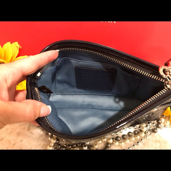 COACH Audrey Dark Blue Patent Leather Wristlet VGC - Picture 7 of 9